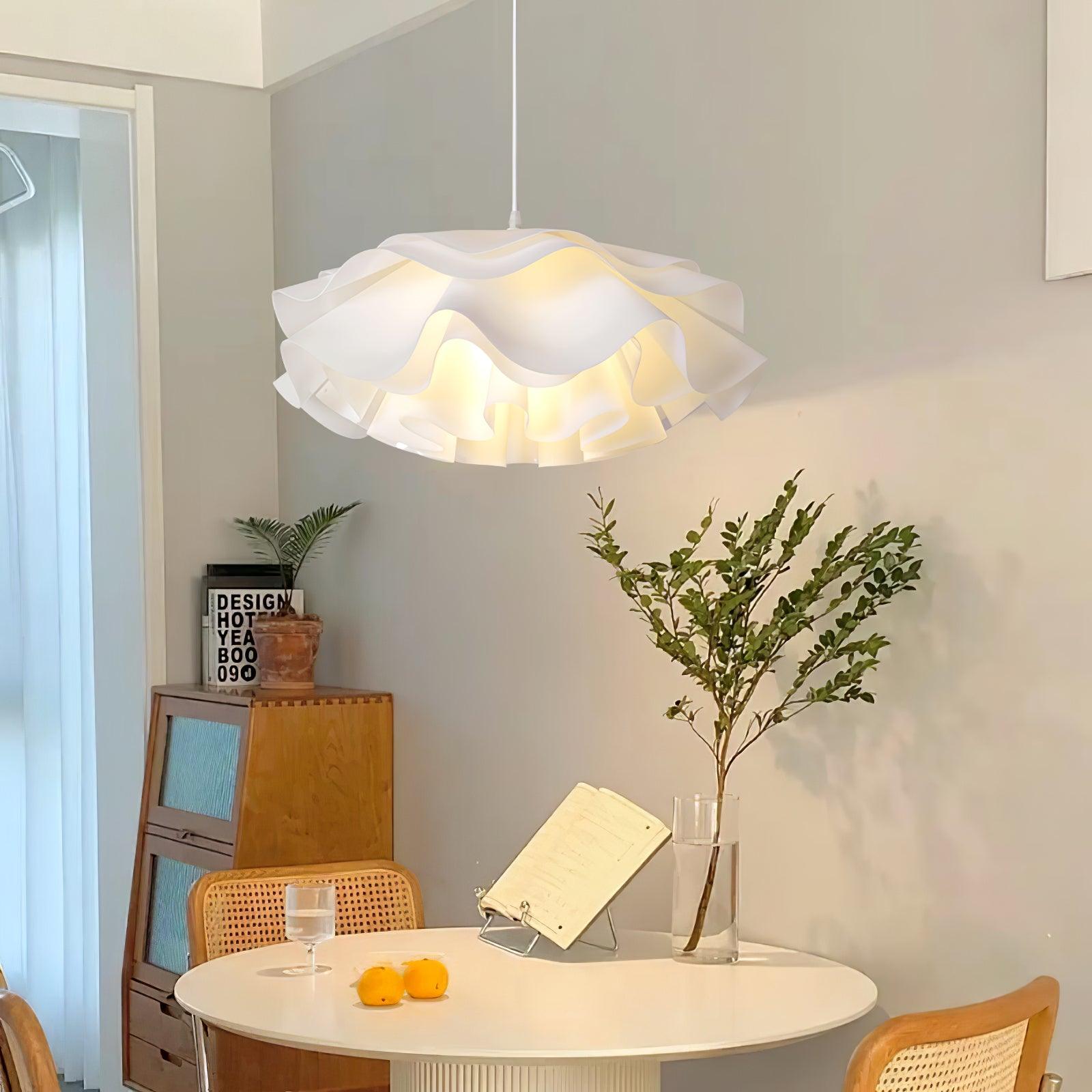 Blumenförmige Pendelleuchte