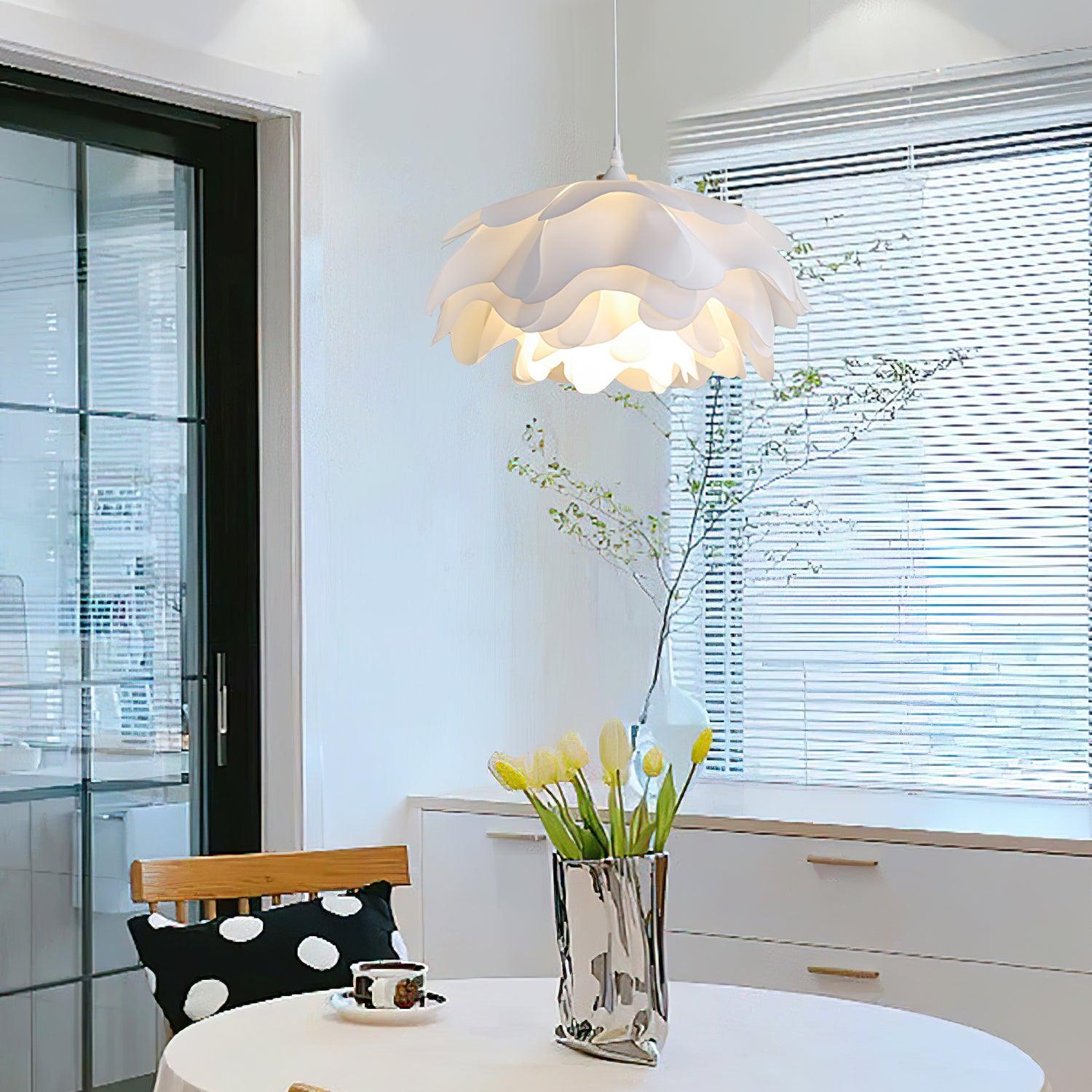 Blumenförmige Pendelleuchte