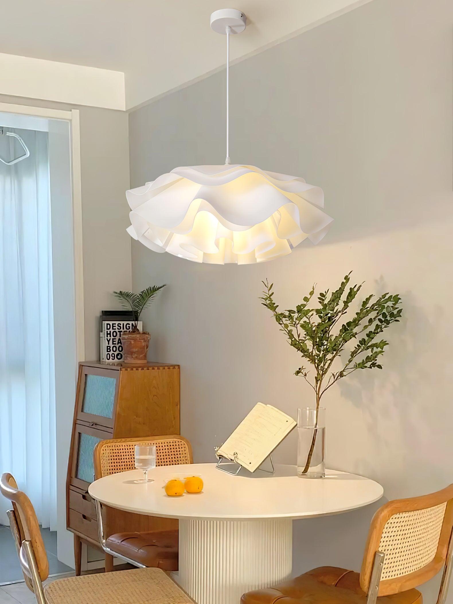 Blumenförmige Pendelleuchte