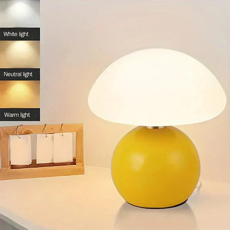 Französische Creme-Pilz-Lampe